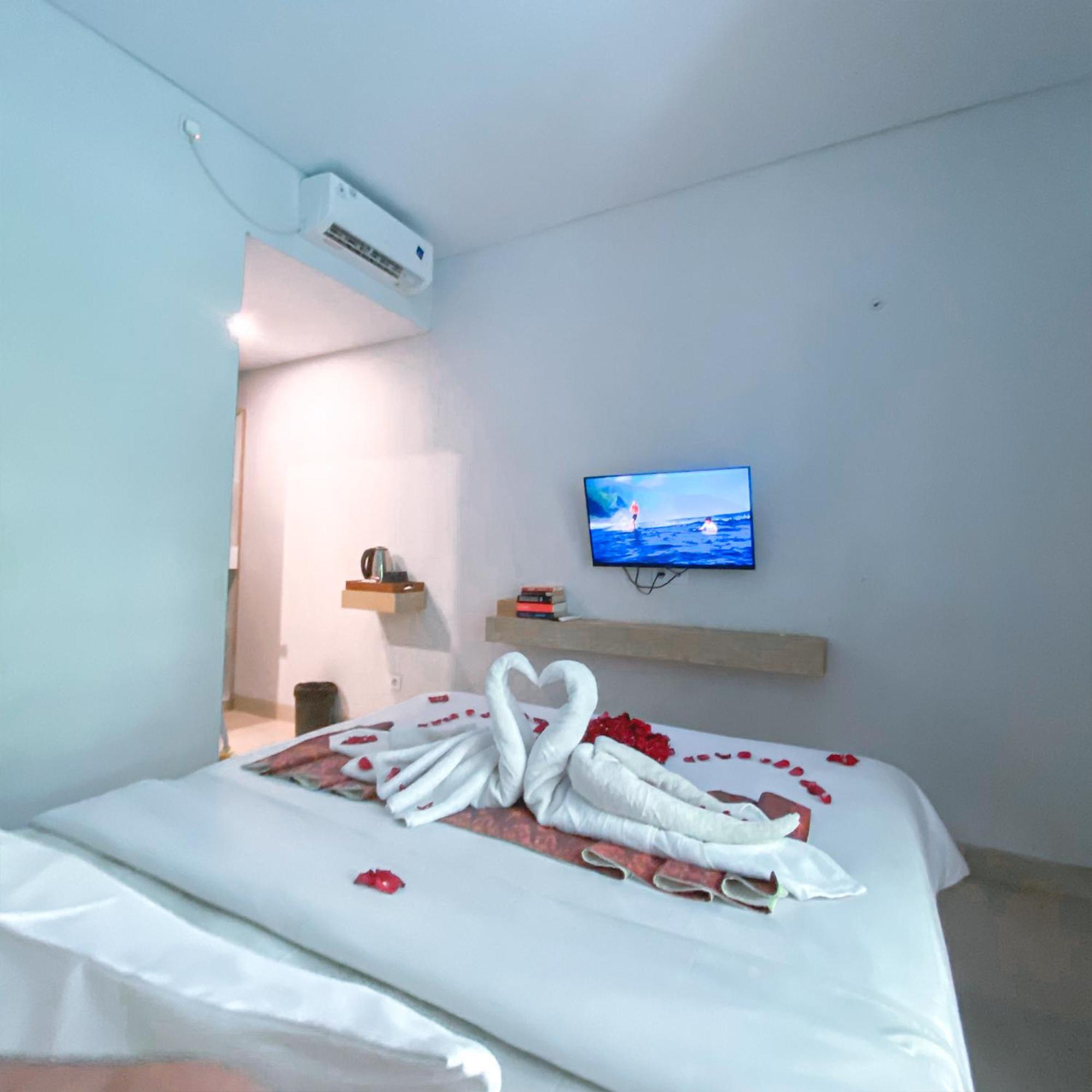 Manuver Surf And Stay Uluwatu Bali Jimbaran Esterno foto